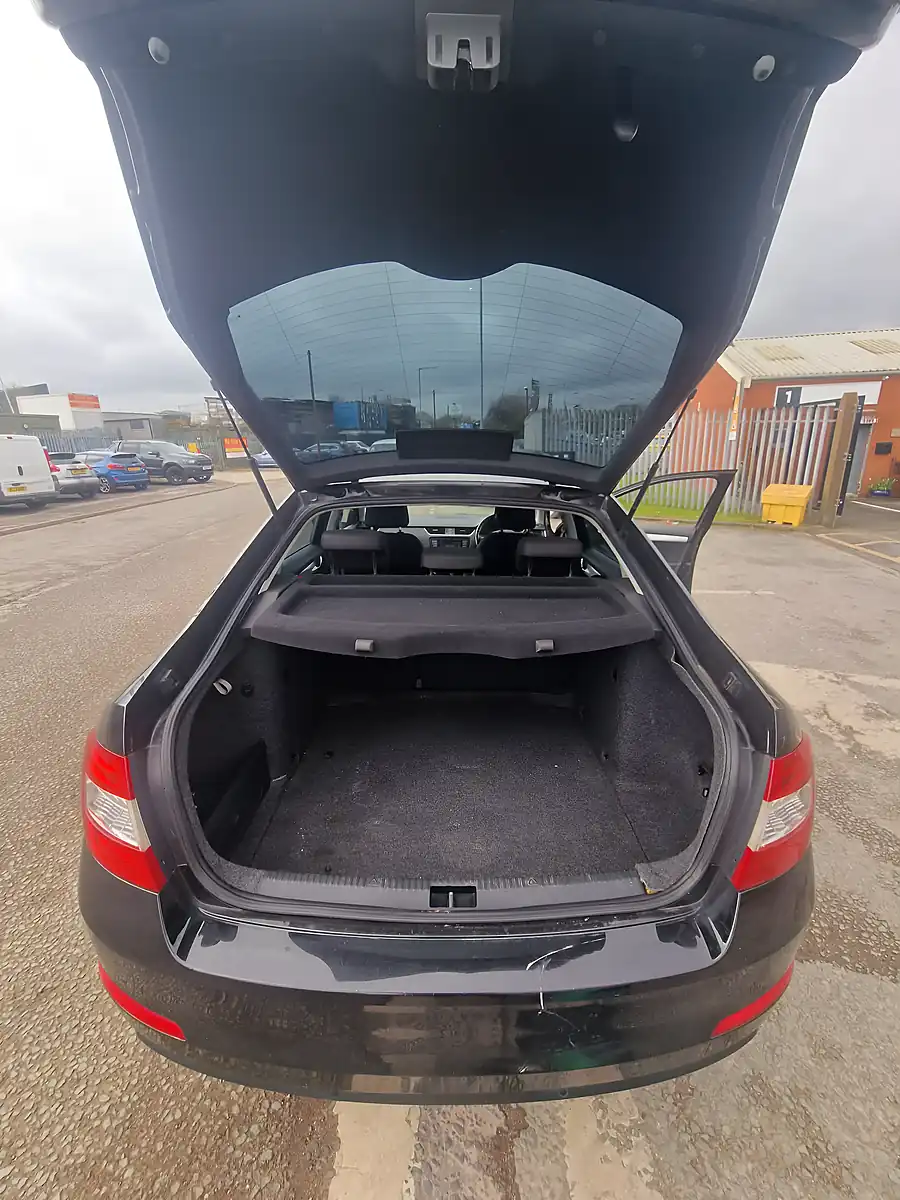 Used 2014 Skoda Octavia Se - Interior and Exterior details 7