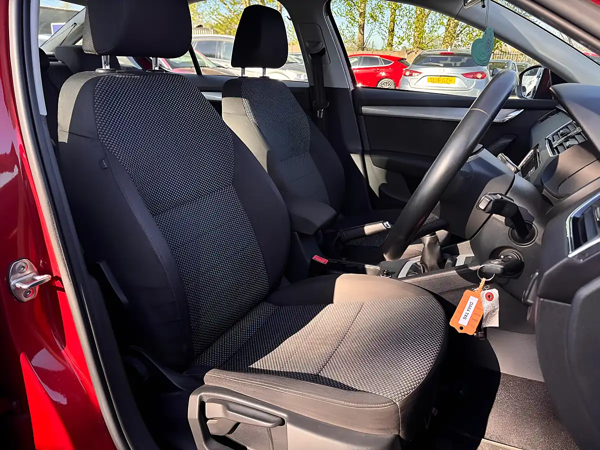 Used 2014 Skoda Octavia Se Red - Interior and Exterior details 10