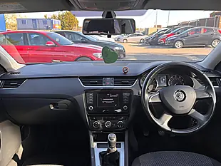 Used 2014 Skoda Octavia Se Red - Interior and Exterior details 14