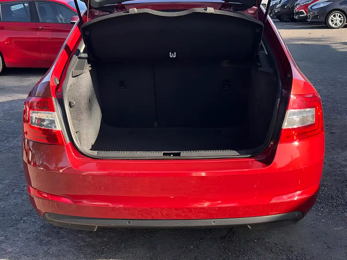 Used 2014 Skoda Octavia Se Red - Interior and Exterior details 20