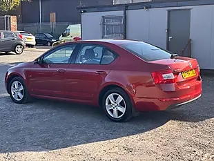 Used 2014 Skoda Octavia Se Red - Interior and Exterior details 5