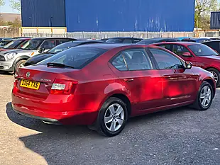 Used 2014 Skoda Octavia Se Red - Interior and Exterior details 7