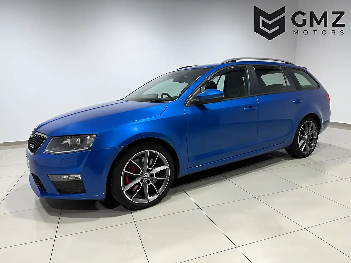 Used 2014 Skoda Octavia VRS Blue - Interior and Exterior details 3