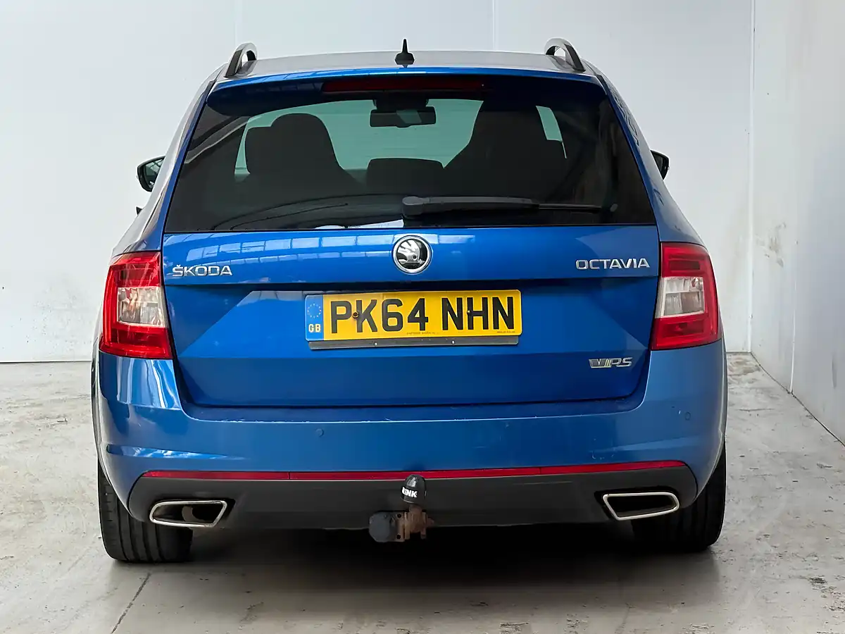 Used 2014 Skoda Octavia VRS Race Blue - Interior and Exterior details 5