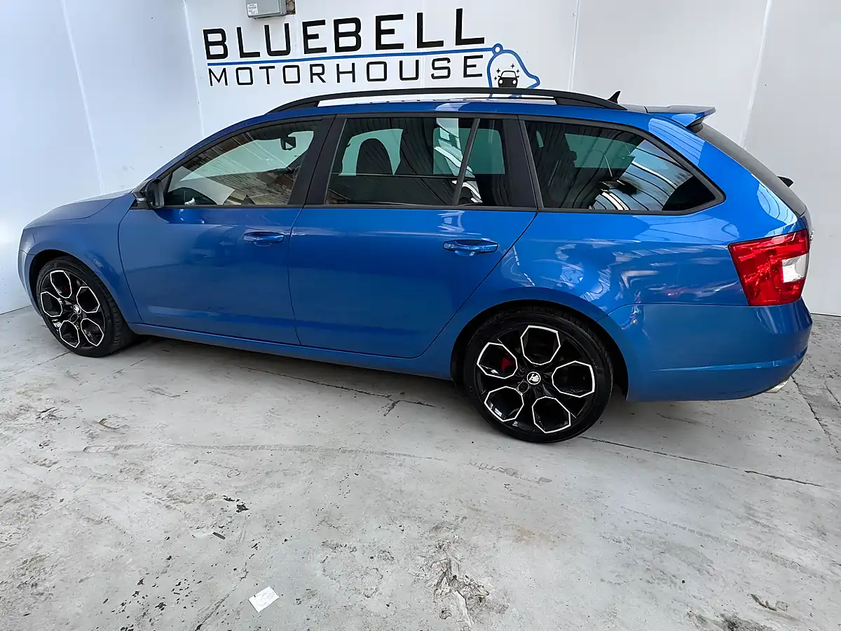 Used 2014 Skoda Octavia VRS Race Blue - Interior and Exterior details 7