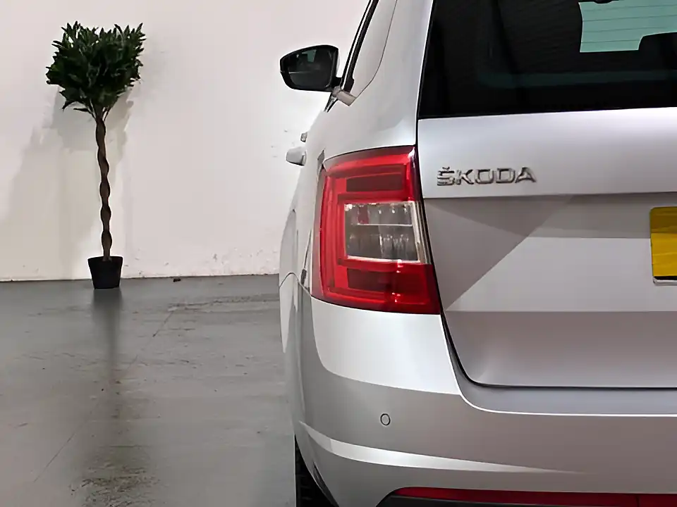 Used 2014 Skoda Octavia VRS Silver - Interior and Exterior details 18