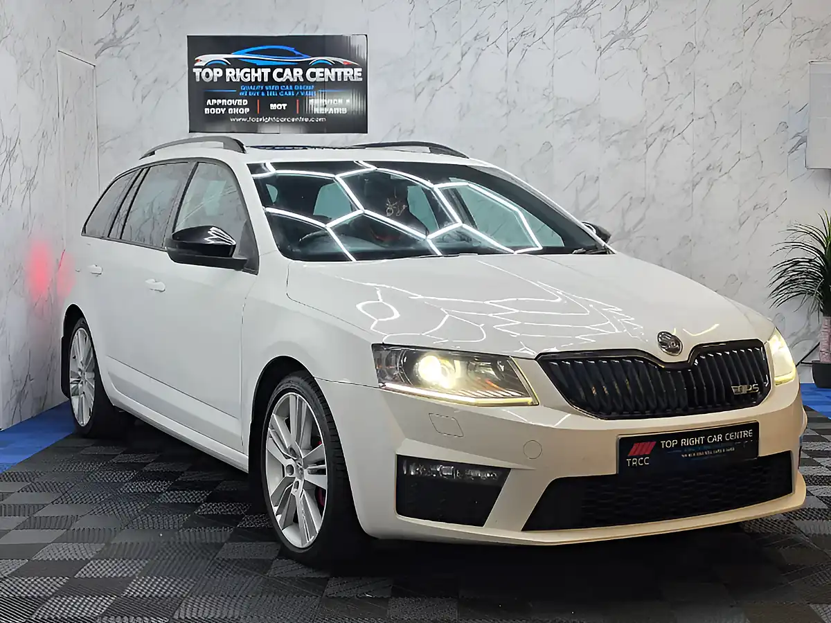 Used 2014 Skoda Octavia VRS White - Front View
