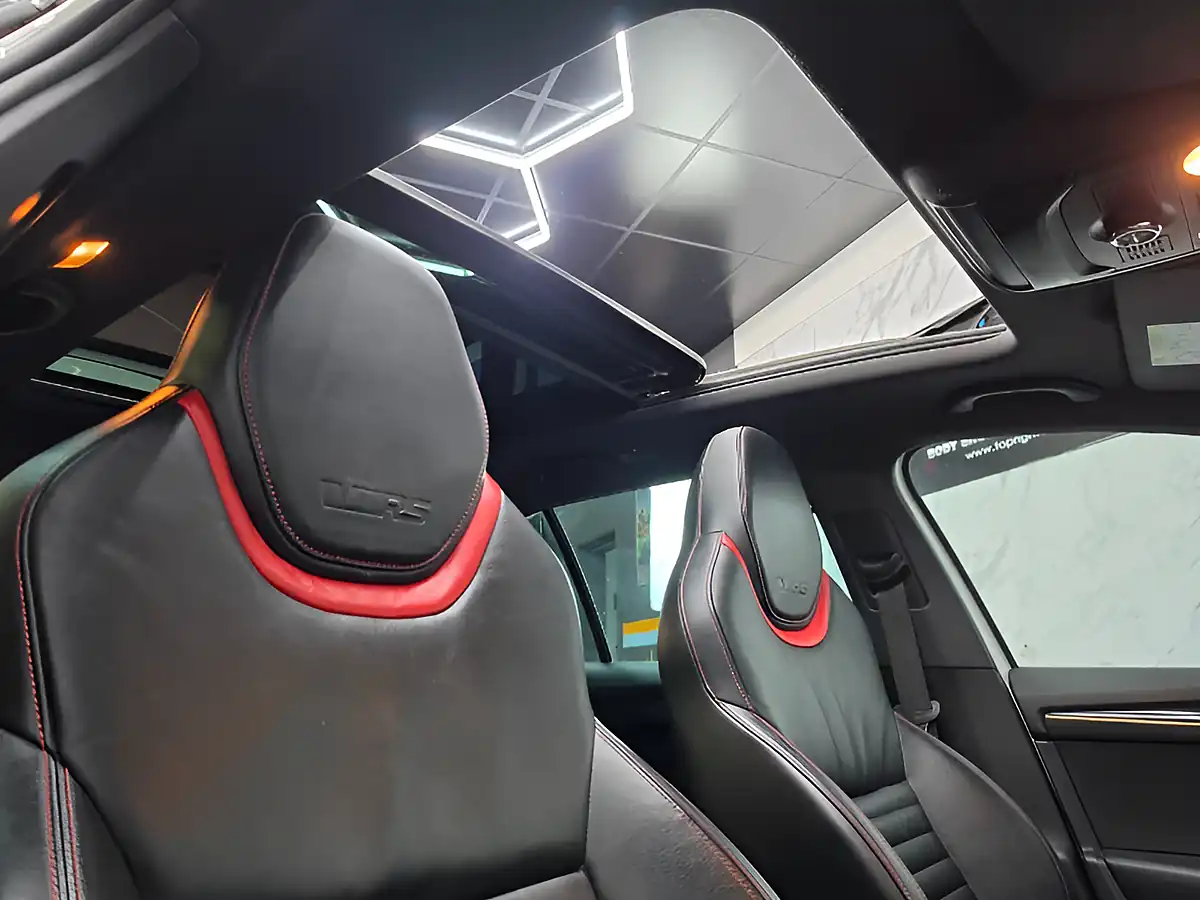 Used 2014 Skoda Octavia VRS White - Interior and Exterior details 11