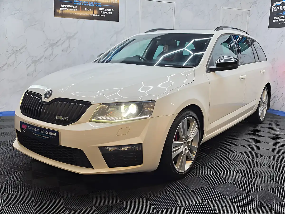 Used 2014 Skoda Octavia VRS White - Interior and Exterior details 4