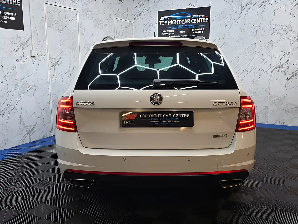 Used 2014 Skoda Octavia VRS White - Interior and Exterior details 6