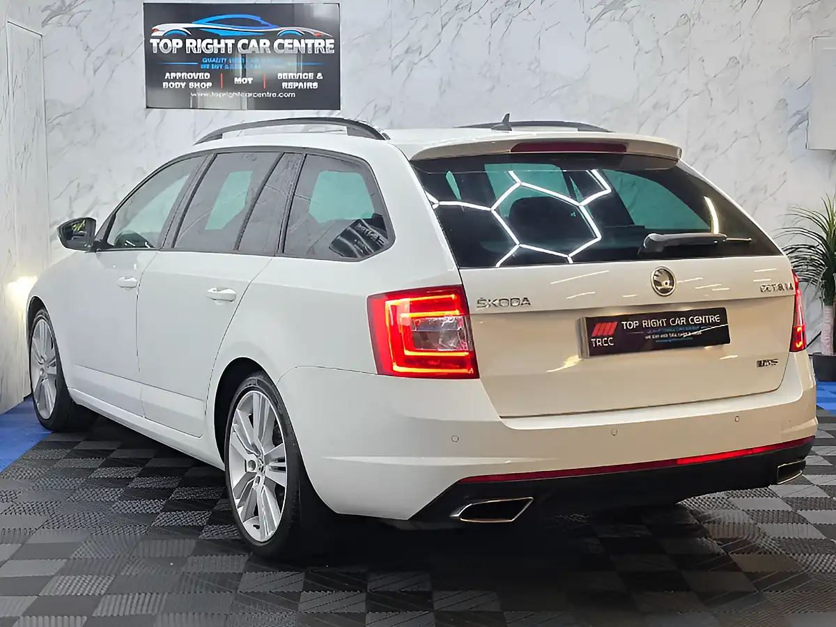 Used 2014 Skoda Octavia VRS White - Interior and Exterior details 7