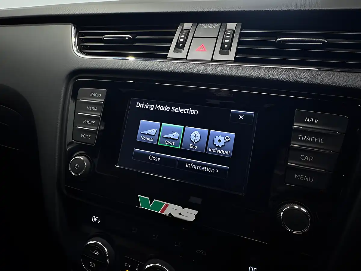 Used 2014 Skoda Octavia VRS White - Interior and Exterior details 20