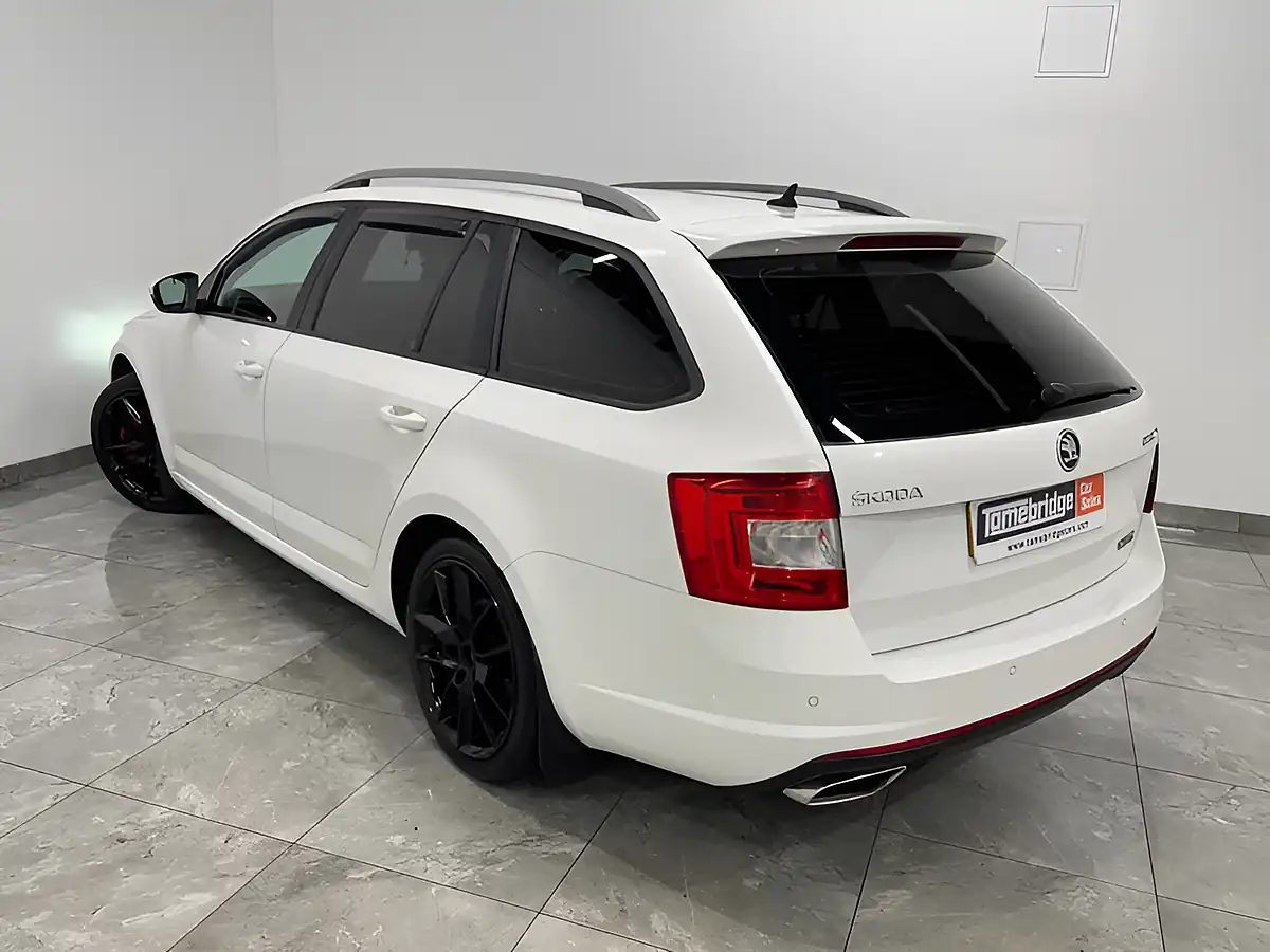 Used 2014 Skoda Octavia VRS White - Interior and Exterior details 5