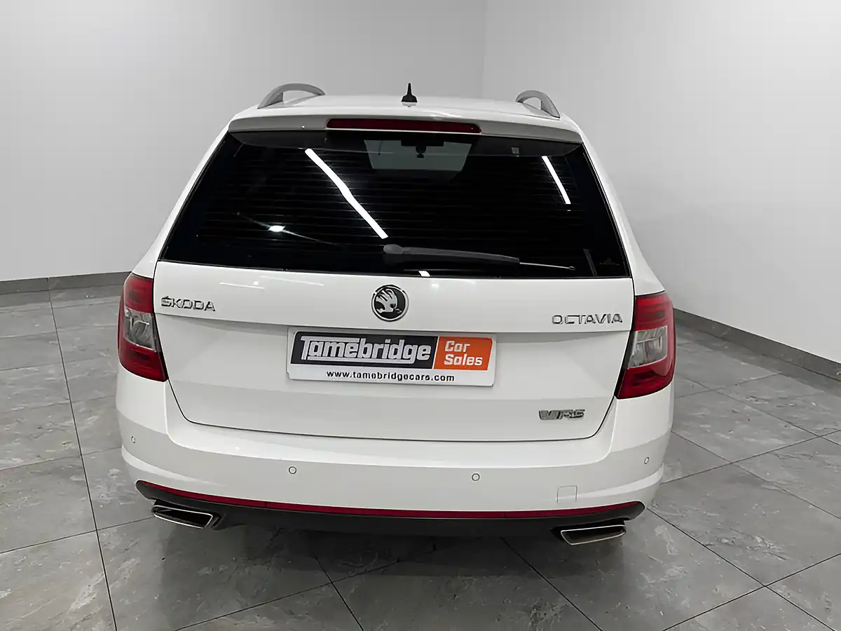Used 2014 Skoda Octavia VRS White - Interior and Exterior details 7