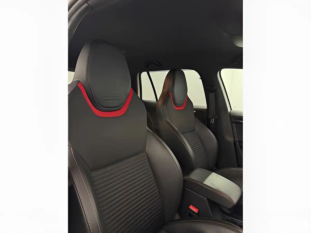 Used 2014 Skoda Octavia VRS White - Interior and Exterior details 9