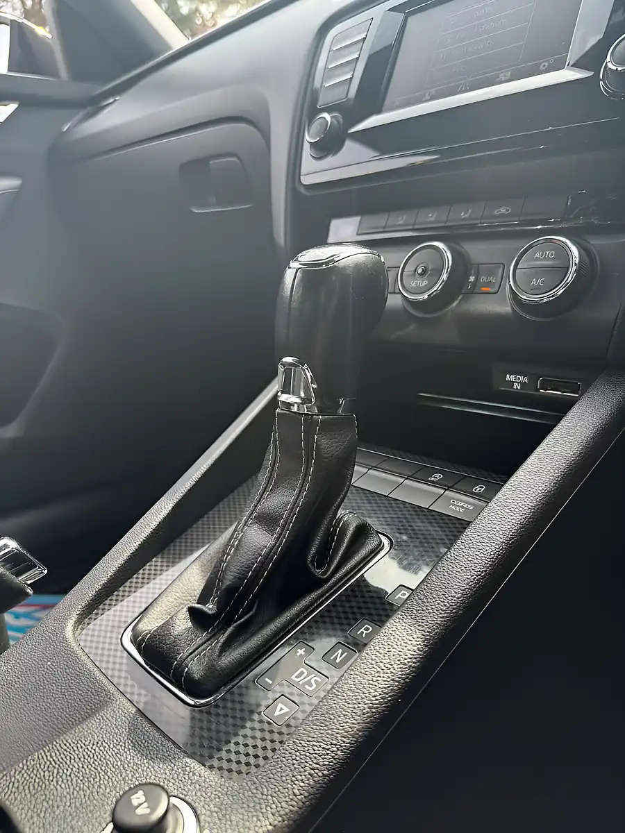 Used 2014 Skoda Octavia VRS Yellow - Interior and Exterior details 10