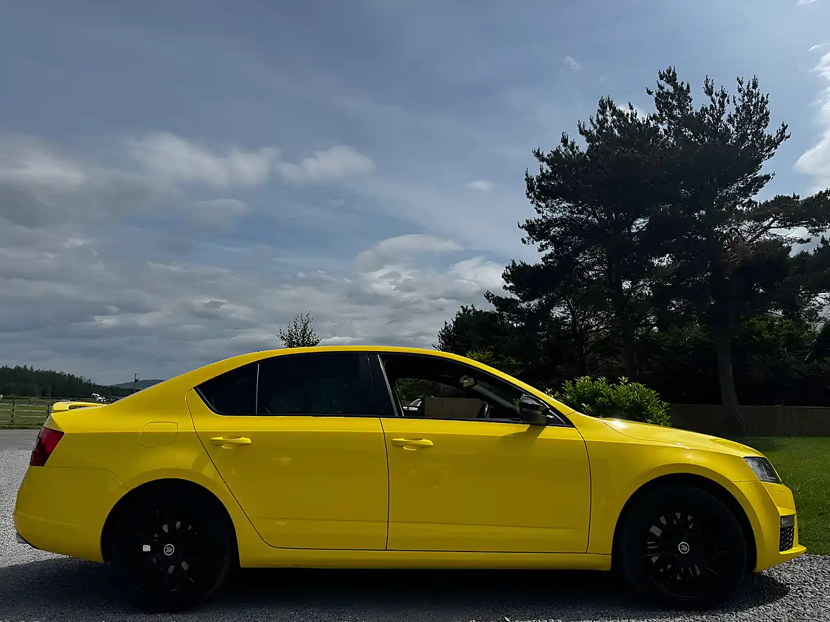 Used 2014 Skoda Octavia VRS Yellow - Interior and Exterior details 4