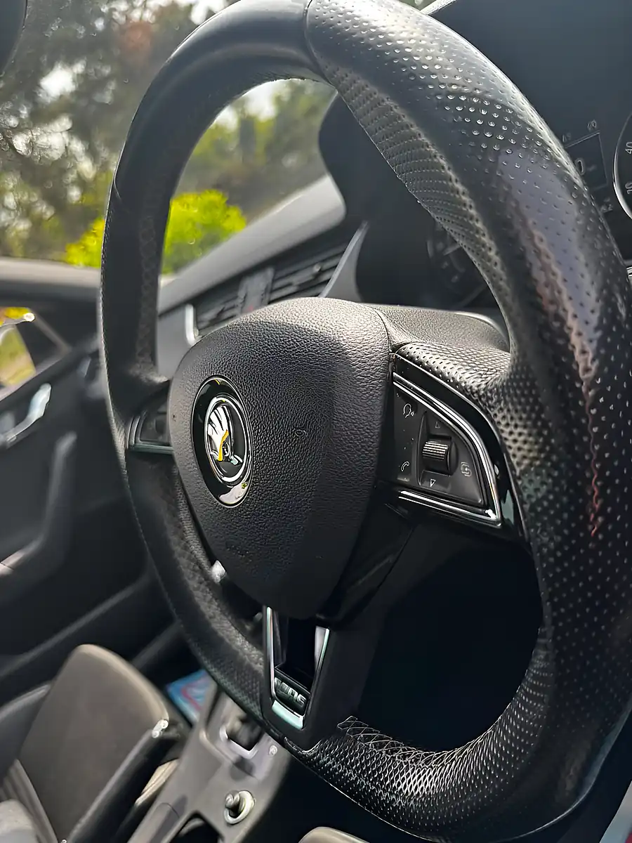 Used 2014 Skoda Octavia VRS Yellow - Interior and Exterior details 9