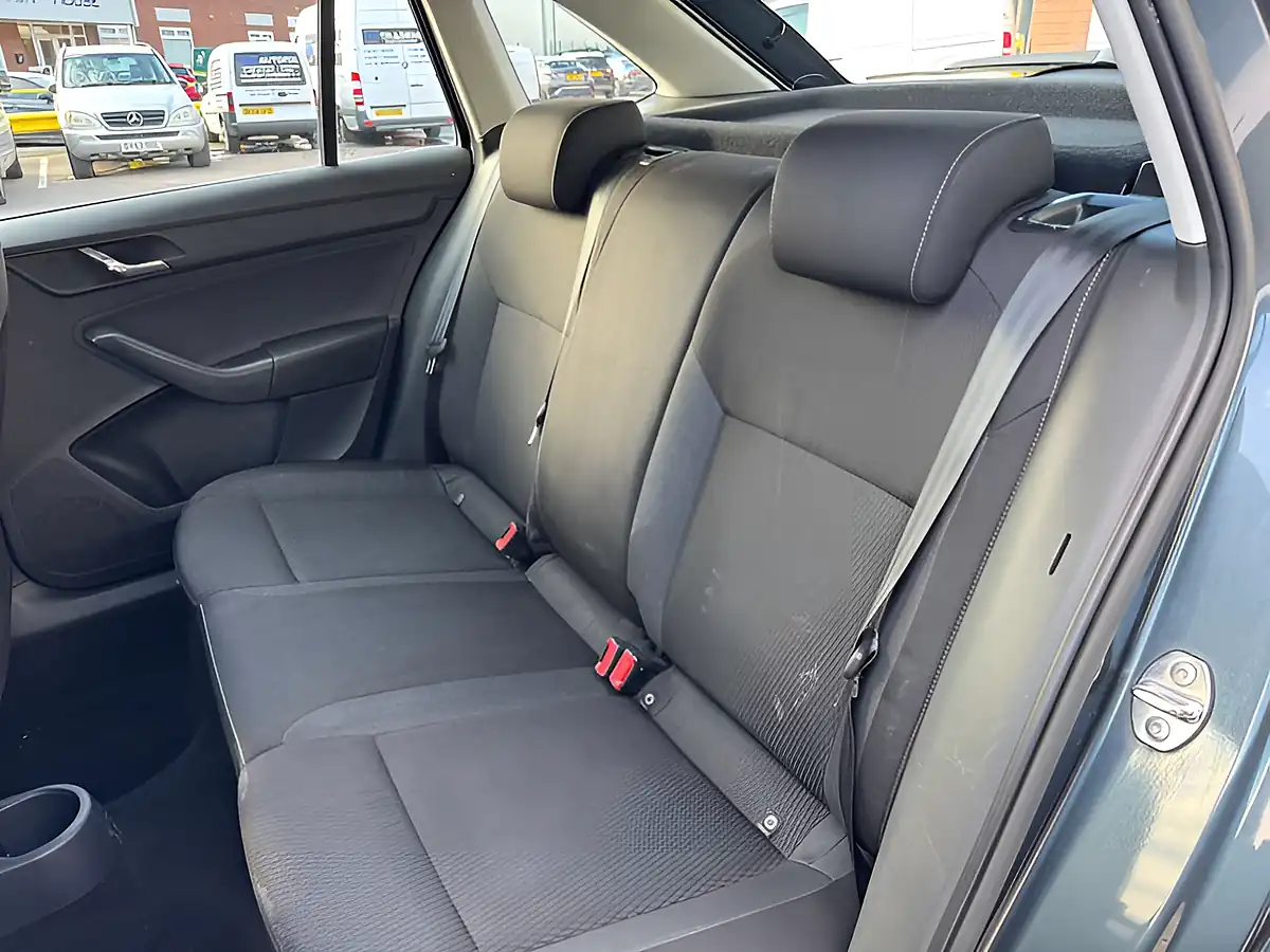 Used 2014 Skoda Rapid Spaceback Se Metal Grey - Interior and Exterior details 12