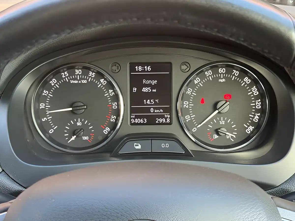 Used 2014 Skoda Rapid Spaceback Se Metal Grey - Interior and Exterior details 15