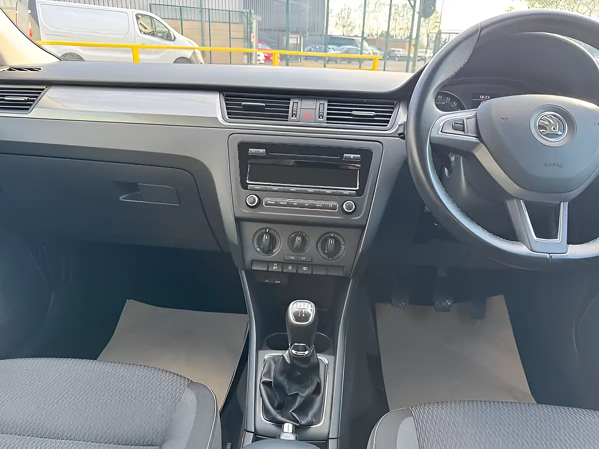 Used 2014 Skoda Rapid Spaceback Se Metal Grey - Interior and Exterior details 16