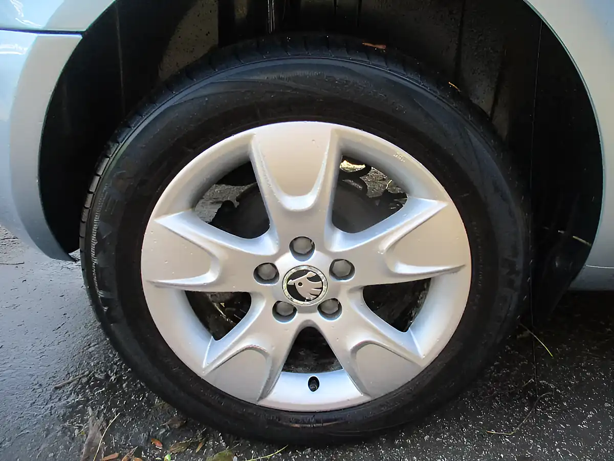 Used 2014 Skoda Roomster Se Action Blue - Interior and Exterior details 11