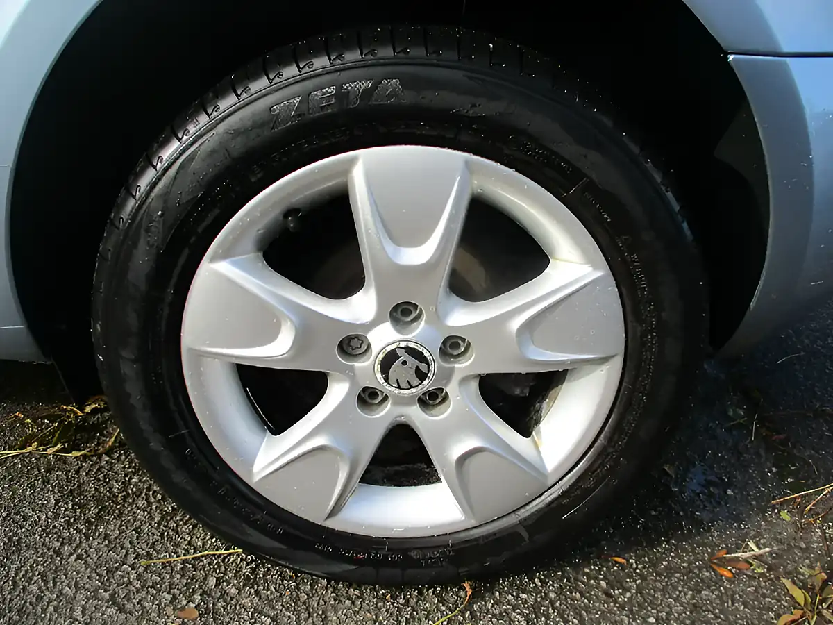 Used 2014 Skoda Roomster Se Action Blue - Interior and Exterior details 9