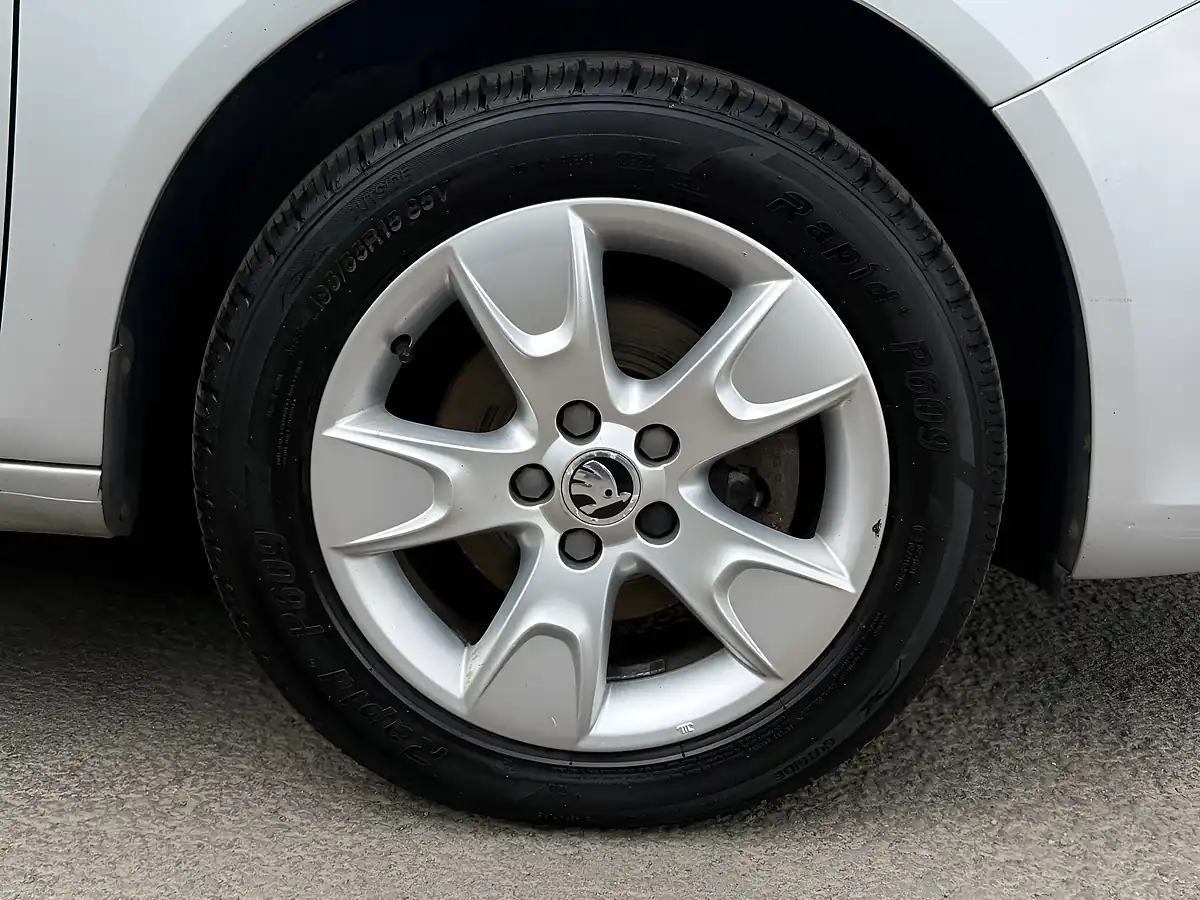 Used 2014 Skoda Roomster Se Action Silver - Interior and Exterior details 12