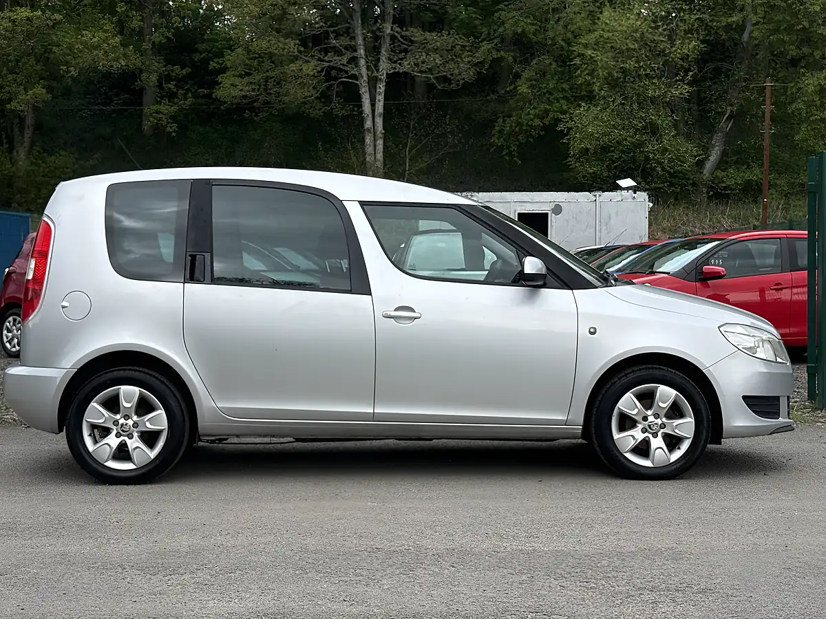Used 2014 Skoda Roomster Se Action Silver - Interior and Exterior details 4