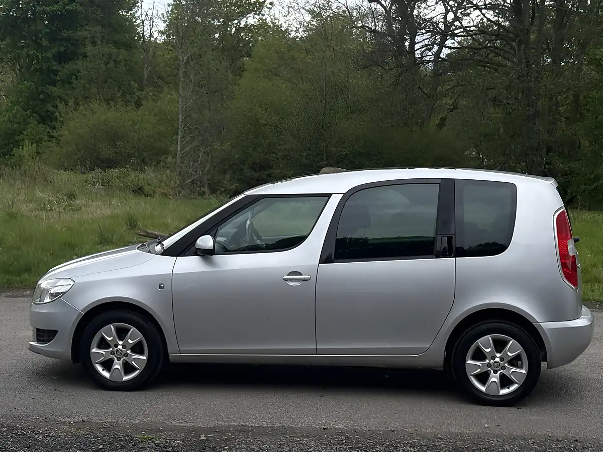 Used 2014 Skoda Roomster Se Action Silver - Interior and Exterior details 8