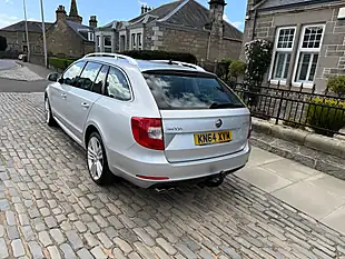 Used 2014 Skoda Superb Elegance Brilliant Silver - Interior and Exterior details 14