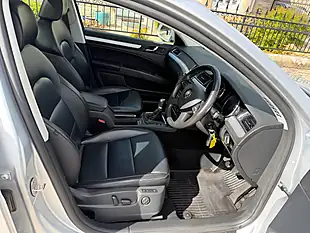 Used 2014 Skoda Superb Elegance Brilliant Silver - Interior and Exterior details 2