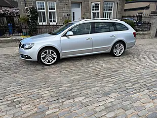 Used 2014 Skoda Superb Elegance Brilliant Silver - Interior and Exterior details 4