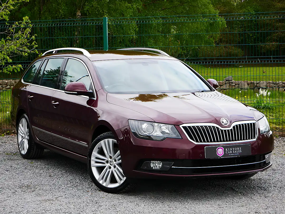 Used 2014 Skoda Superb Elegance Red - Front View