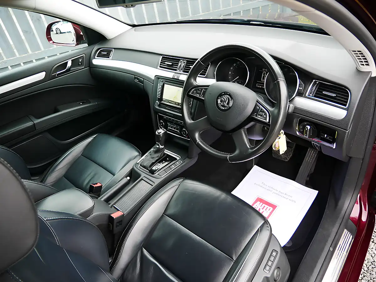 Used 2014 Skoda Superb Elegance Red - Interior and Exterior details 10