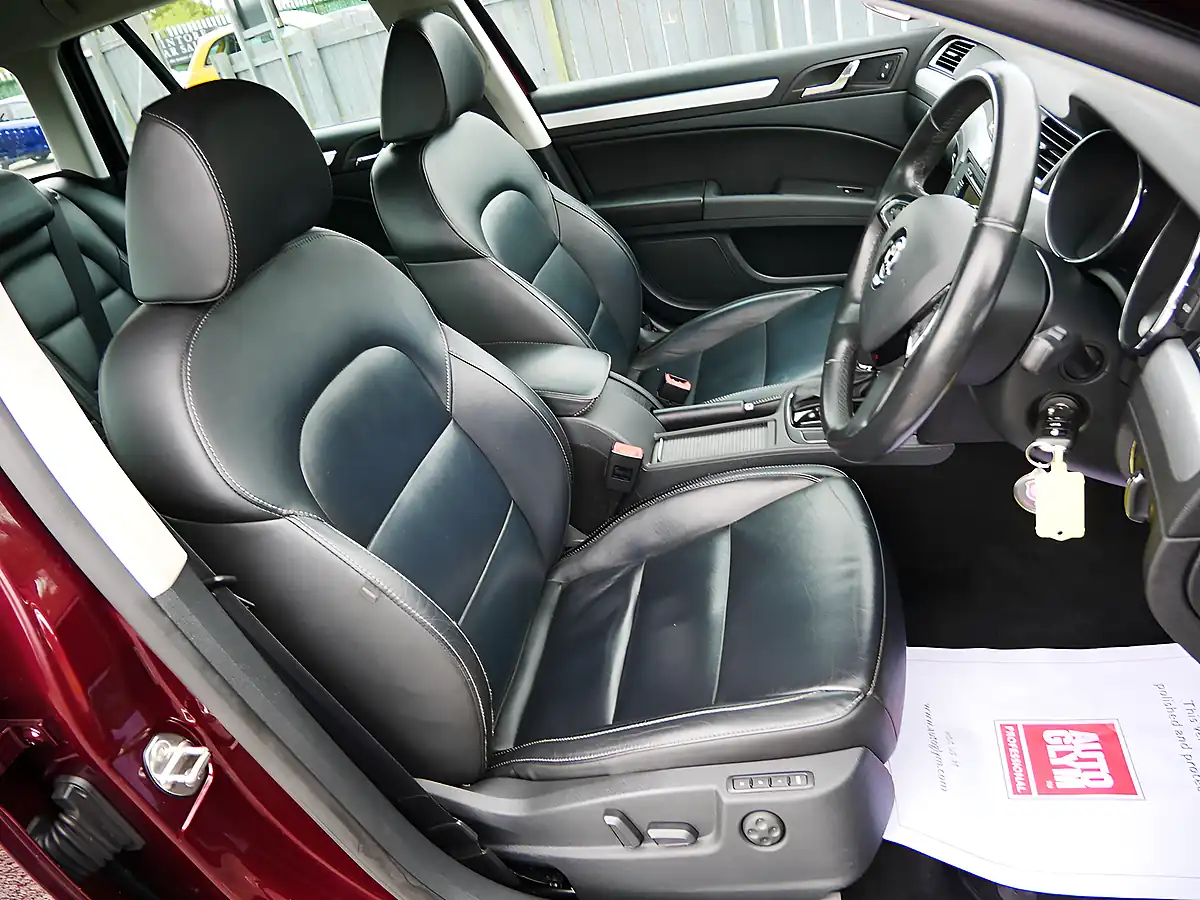 Used 2014 Skoda Superb Elegance Red - Interior and Exterior details 11