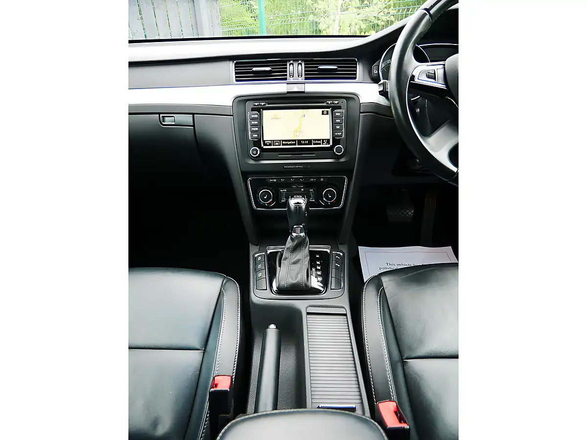 Used 2014 Skoda Superb Elegance Red - Interior and Exterior details 15