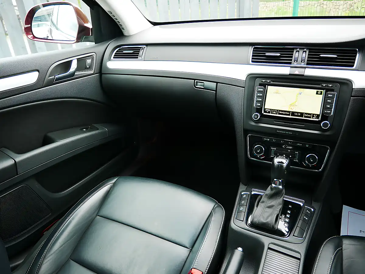 Used 2014 Skoda Superb Elegance Red - Interior and Exterior details 17