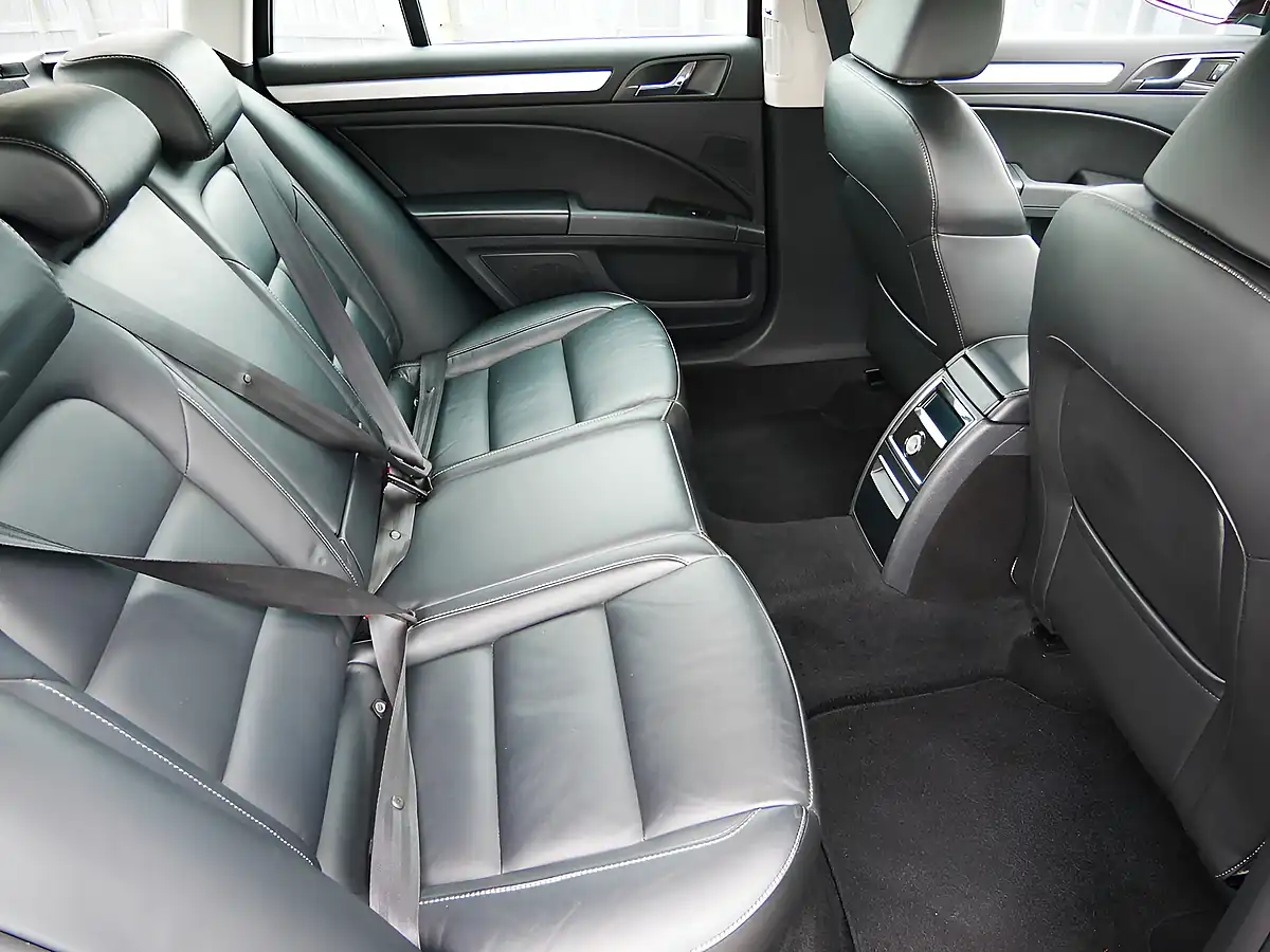 Used 2014 Skoda Superb Elegance Red - Interior and Exterior details 18