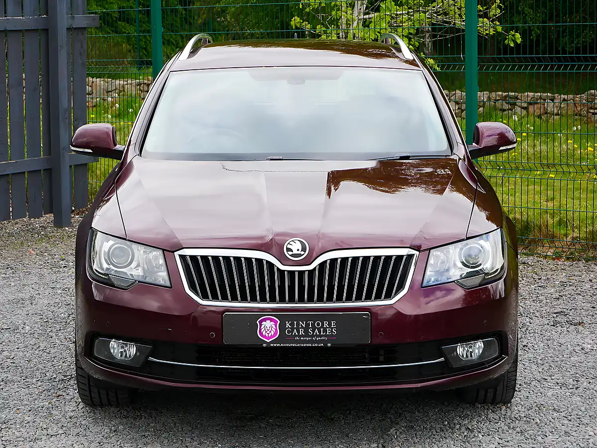 Used 2014 Skoda Superb Elegance Red - Interior and Exterior details 3