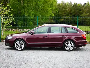 Used 2014 Skoda Superb Elegance Red - Interior and Exterior details 6