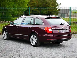 Used 2014 Skoda Superb Elegance Red - Interior and Exterior details 7