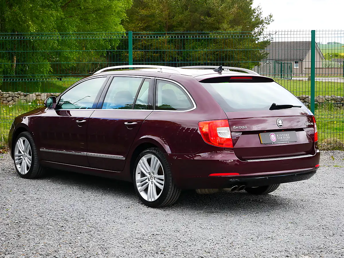 Used 2014 Skoda Superb Elegance Red - Interior and Exterior details 7