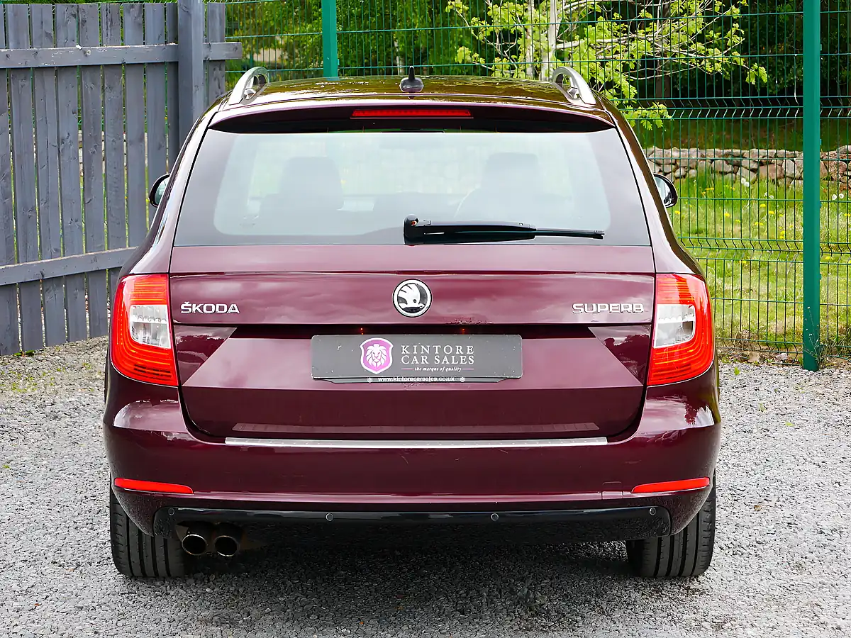 Used 2014 Skoda Superb Elegance Red - Interior and Exterior details 8