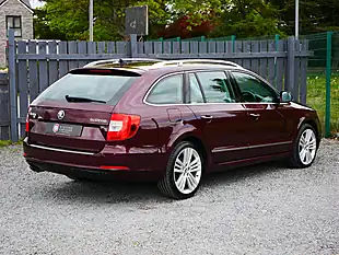 Used 2014 Skoda Superb Elegance Red - Interior and Exterior details 9