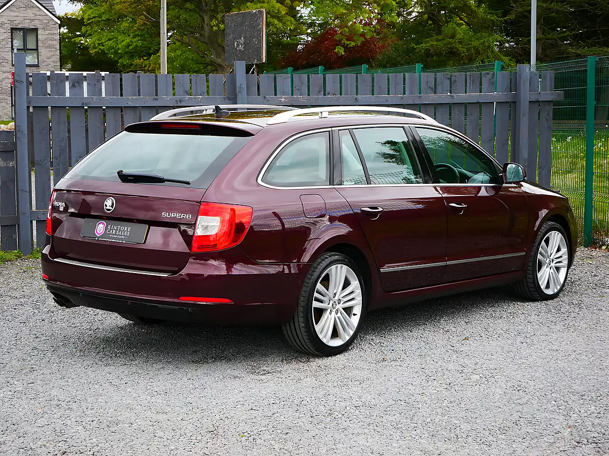 Used 2014 Skoda Superb Elegance Red - Interior and Exterior details 9