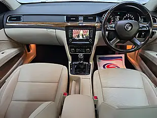 Used 2014 Skoda Superb Laurin & Klement Blue - Interior and Exterior details 14