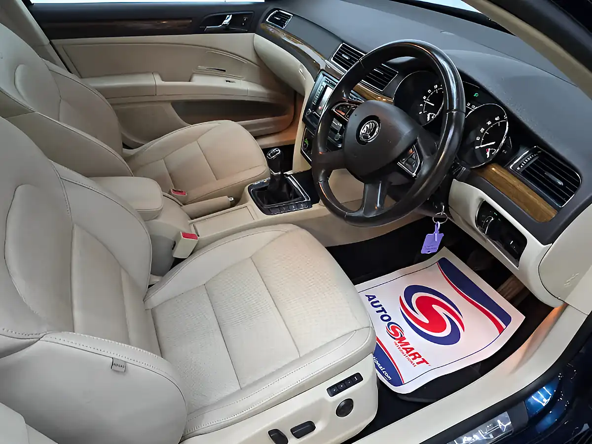 Used 2014 Skoda Superb Laurin & Klement Blue - Interior and Exterior details 18