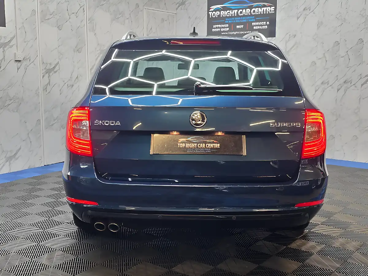 Used 2014 Skoda Superb Laurin & Klement Blue - Interior and Exterior details 5