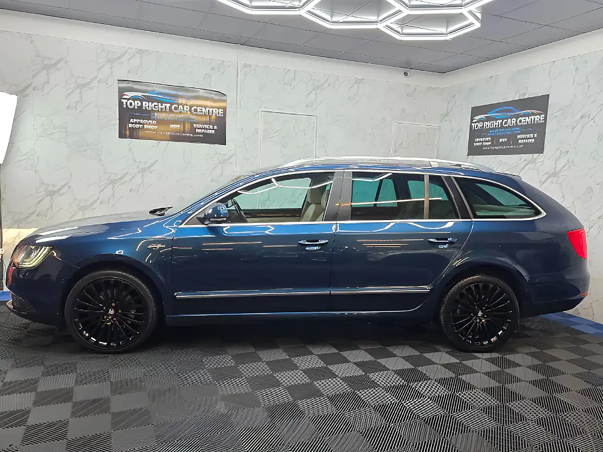 Used 2014 Skoda Superb Laurin & Klement Blue - Interior and Exterior details 7